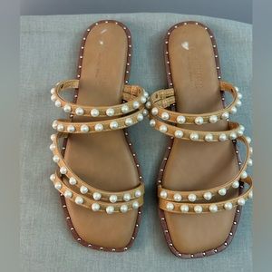 Cushionaire memory foam sandals. Brand new, never been used.